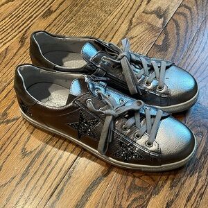 Nero Giordani star sneakers